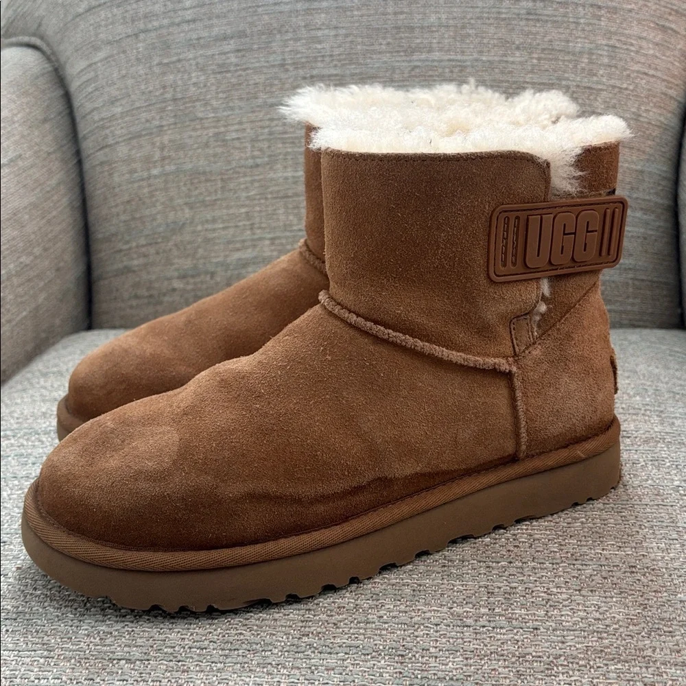 Ugg Mini Bailey Logo Strap Boots‎ Chestnut Tan Brown Women’s size 7